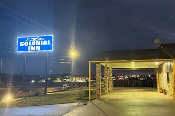 Colonial Inn