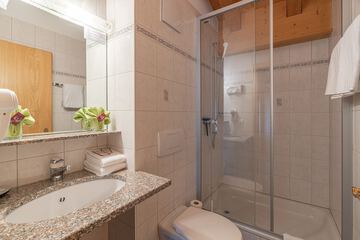 Bathroom shower