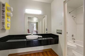 Room 16 of 24