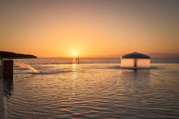 Infinity pool