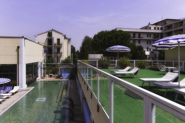 Sundeck