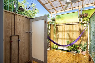 Bathroom shower