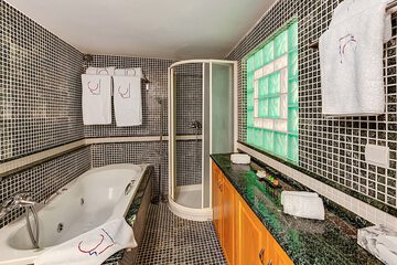 Bathroom shower