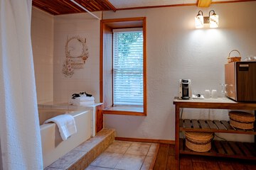 Jetted tub