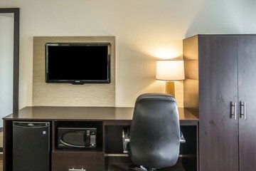 Room 26 of 33