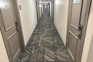 Ballroom/Hall 62 of 64