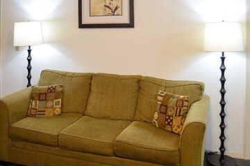 Room 34 of 49