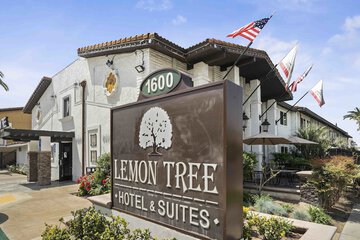 Hotel 8 of 64