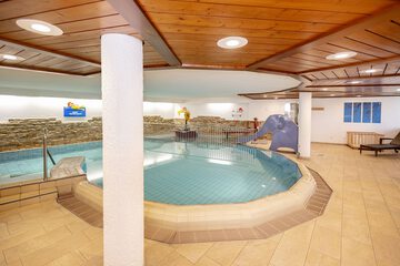 Exercise/lap pool