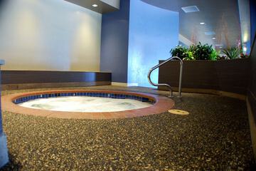 Indoor spa tub