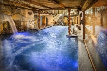 Indoor spa tub