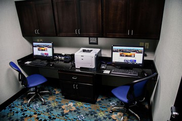 Business Center 89 of 89