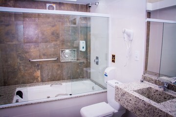 Private spa tub