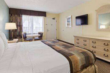 Room 5 of 24