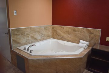 Private spa tub