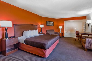 Room 11 of 16