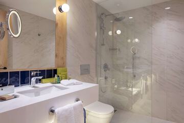 Bathroom shower