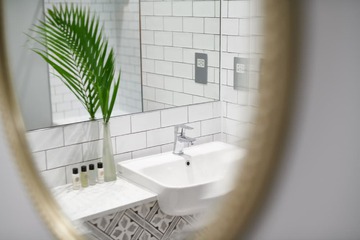 Bathroom sink
