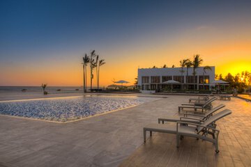 Infinity pool