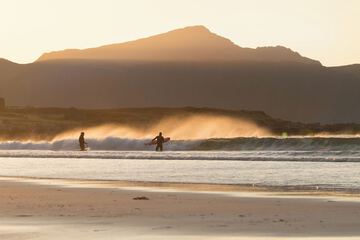 Surfing/boogie boarding