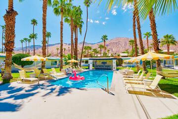 A PLACE IN THE SUN Garden Hotel - Big Units with Privacy Gardens & Heated Pool & Spa in 1 Acre Park Prime Location PET Friendly