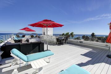 Sundeck