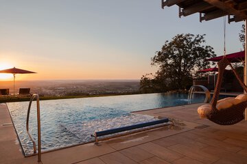 Infinity pool