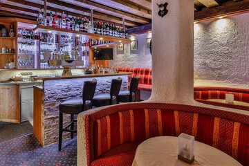 Sports bar