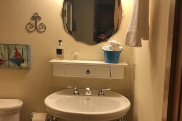 Bathroom sink