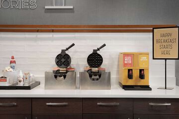 Breakfast/Coffee Service 26 of 35