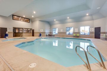 Pool 13 of 44