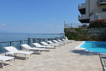 Sundeck