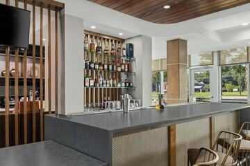 Lobby lounge