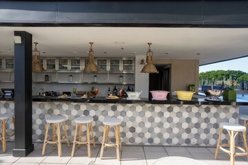 Poolside bar