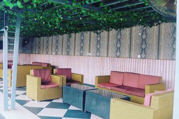 Poolside bar