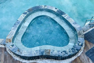 Infinity pool