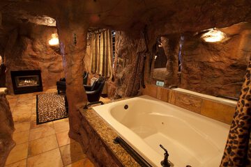 Jetted tub