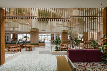Lobby lounge