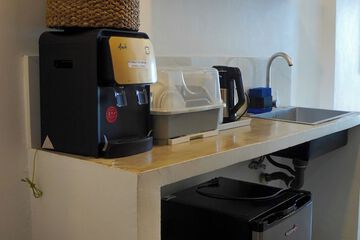Mini-refrigerator