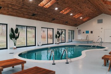 Indoor/outdoor pool