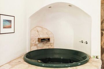 Private spa tub