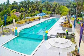 Exercise/lap pool