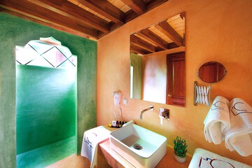 Bathroom sink
