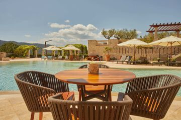Poolside bar