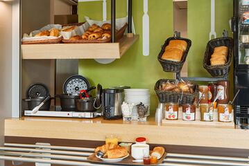 Breakfast buffet