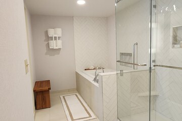 Jetted tub