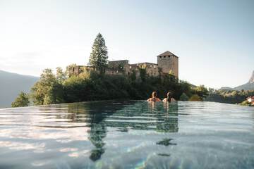 Infinity pool