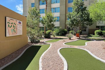 Mini-golf