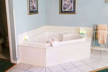 Jetted tub