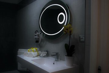 Bathroom sink